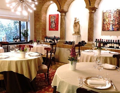 Interni del ristorante stellato Stella d'oro